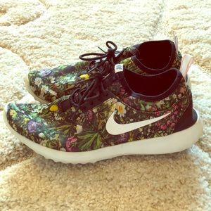 Nike floral sneakers!